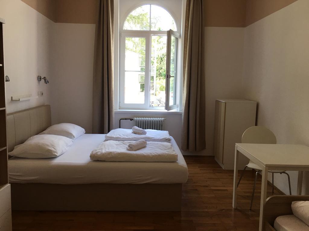 Hostel C - Punkt *